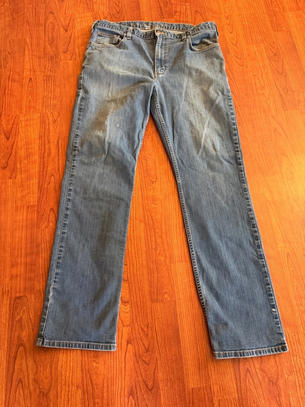 Mens Carhartt relaxed fit jeans. Size 38x34